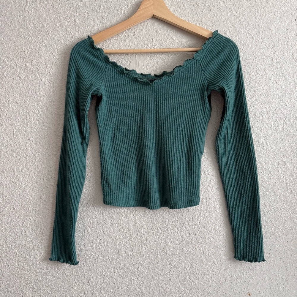 Abercrombie & Fitch green off-shoulder long sleeve size small